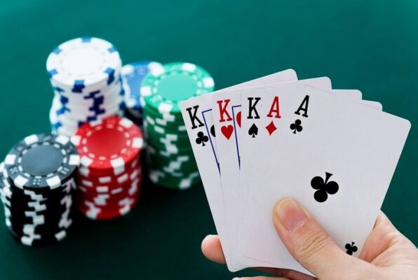 Kinh nghiệm tham gia hoàn hảo game bài Poker đình đám